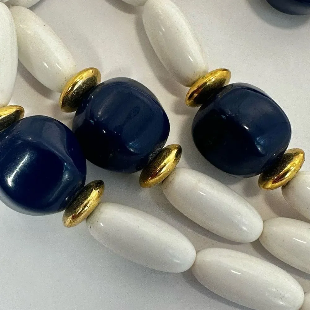 Trifari vintage white and navy blue beaded barrel necklace
